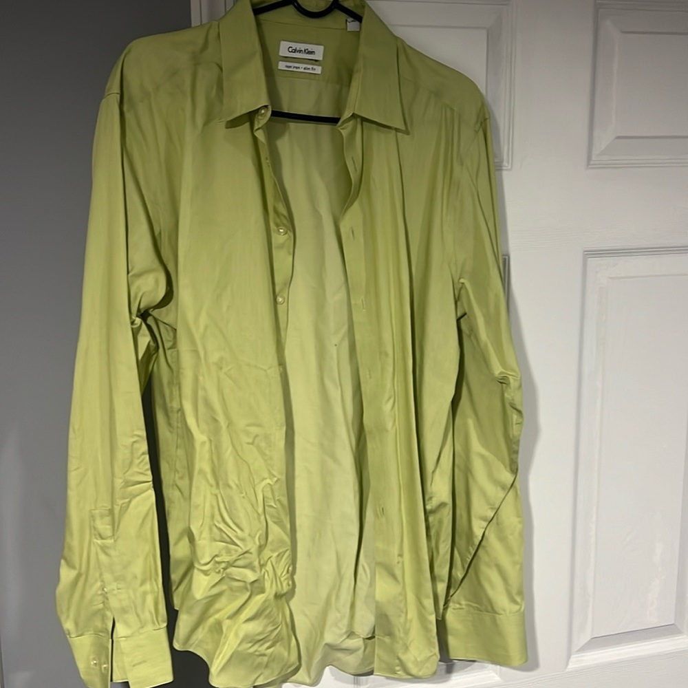 Calvin Klein men’s dress shirt Green Color size 17 36/37 size sleeve